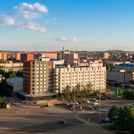 Гостиница Kokshe Inn コクシェタウ エクステリア 写真