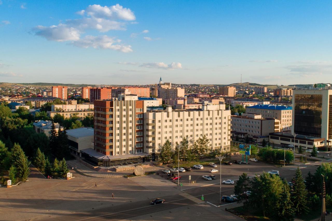 Гостиница Kokshe Inn コクシェタウ エクステリア 写真